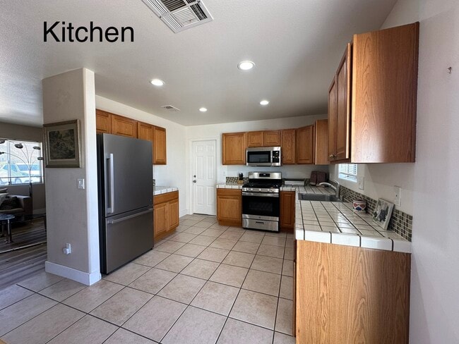 Foto del edificio - 7054 Juniper Ave