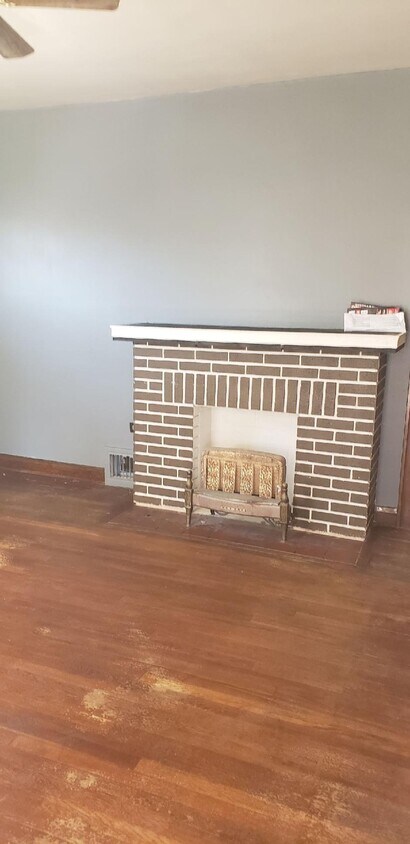 Living room - 379 E Center St