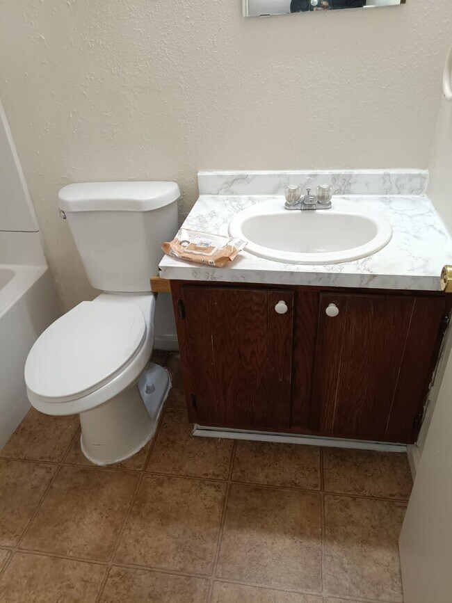 Foto del edificio - 1050 Plaza Ct N