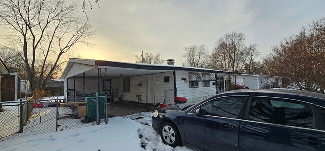 Building Photo - 1308 St Stephens Dr