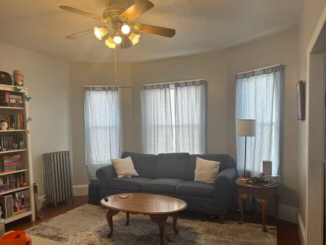 Foto del edificio - 23 Alexander Ave