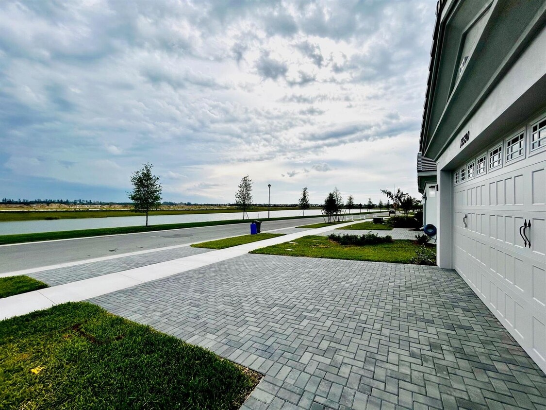 Foto principal - 13590 Spruce Pine Dr