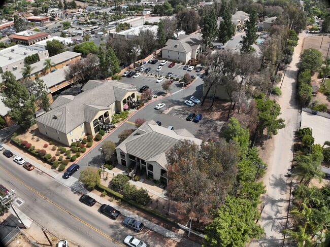 Exterior 3D - Pinecrest Apartments