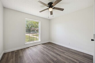 Building Photo - 12418 A Bar Dr