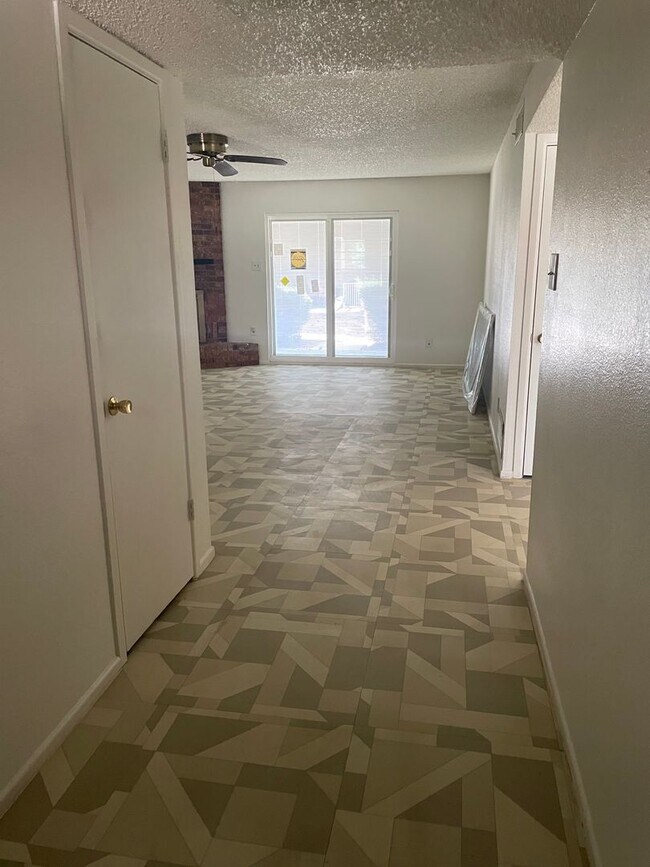 Foto del edificio - 2 Bedroom 2 bath condo