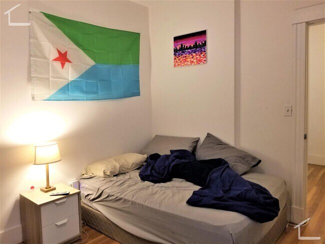 Foto del edificio - 9/1 Huge 4BR with deck in Packard's Corner!