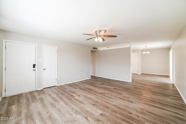 Building Photo - 3350 W Country Gables Dr
