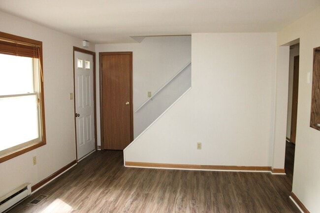 Building Photo - 11784 White Oak Rd