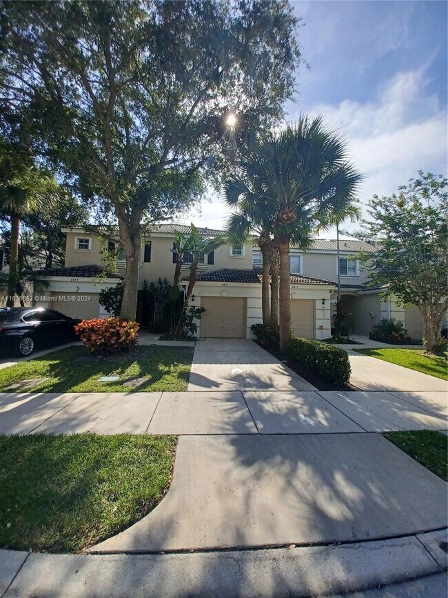 Building Photo - 4855 Palmbrooke Cir