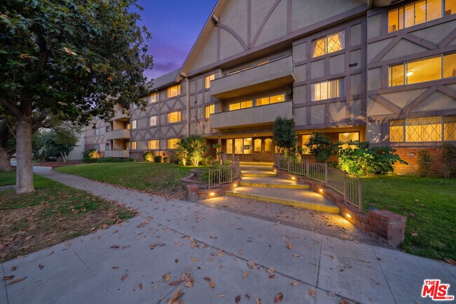 Foto del edificio - 600 W Stocker St