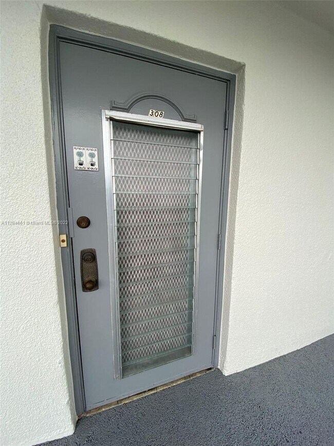 8135 Sunrise Lakes Blvd Unit 308, Sunrise, FL 33322 Condo for Rent in