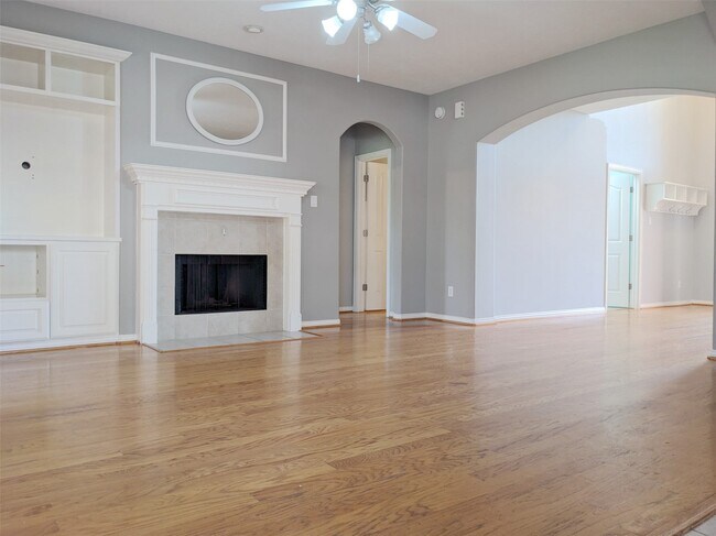 Foto del edificio - 3054 Summercrest Dr