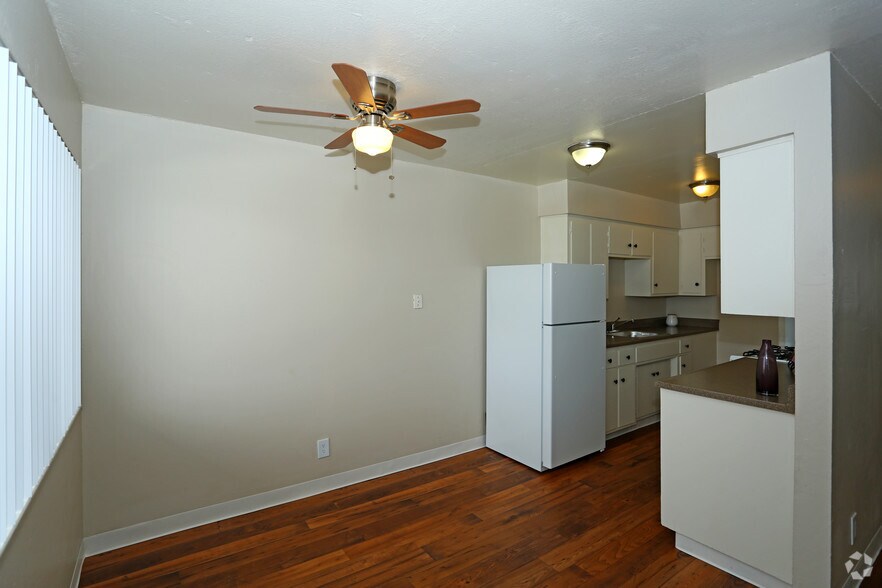 Azalea Court Als Sacramento Ca Apartments Com