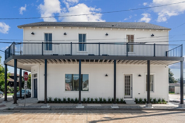 Building Photo - 601 Lavoisier St