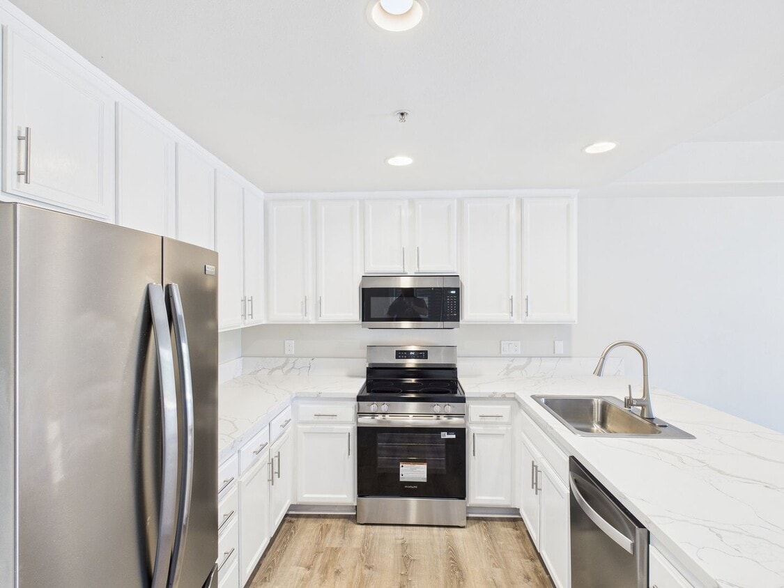 Primary Photo - NEW NEW NEW remodeled -3bedroom/3bath Town...