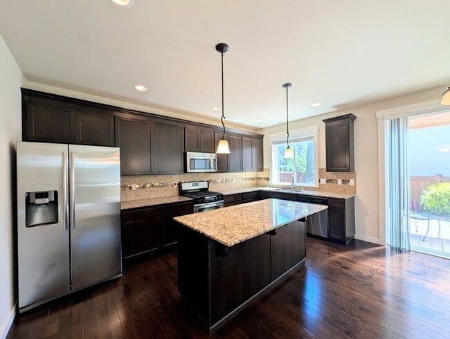 Building Photo - 3Bd/2.5Ba Lynnwood Home