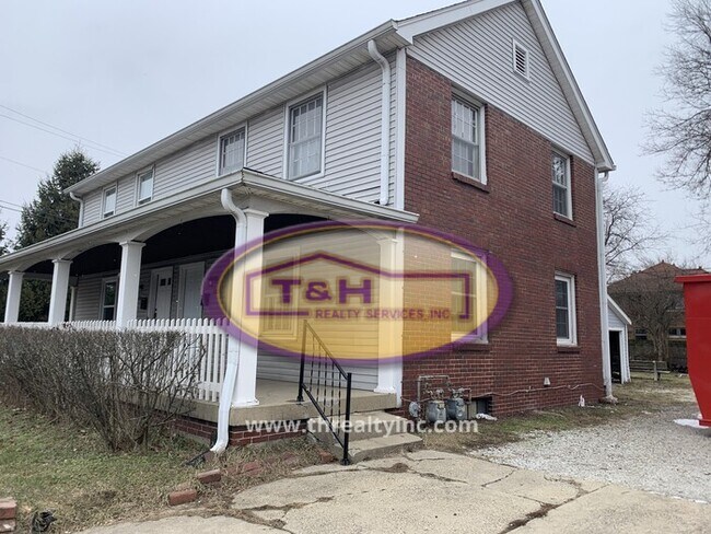 Building Photo - Nice Duplex off 38th & Pennsylvania!