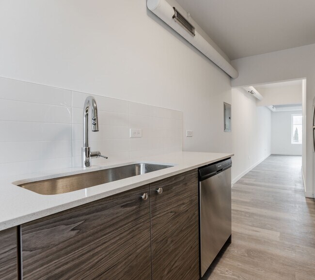 Foto del edificio - 1712 W Glenlake Ave