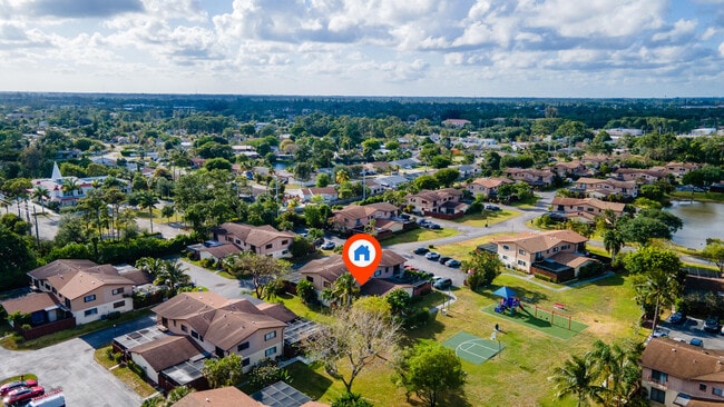 Building Photo - 4245 Landar Dr