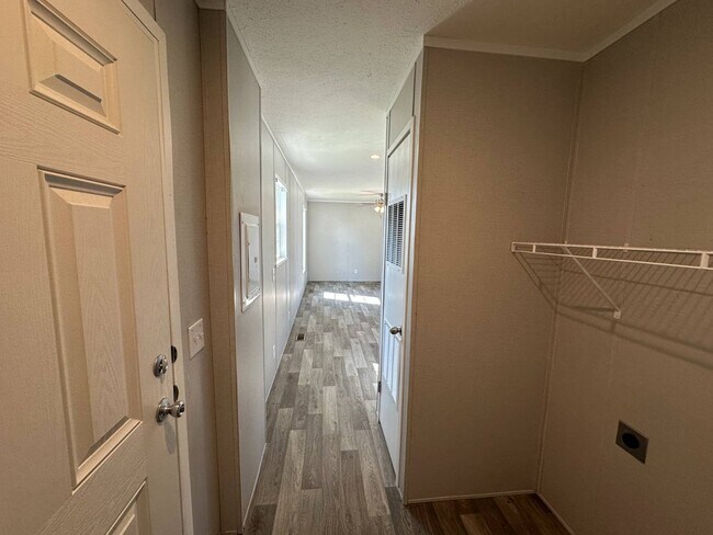 Foto del edificio - 31 Highlander Ave
