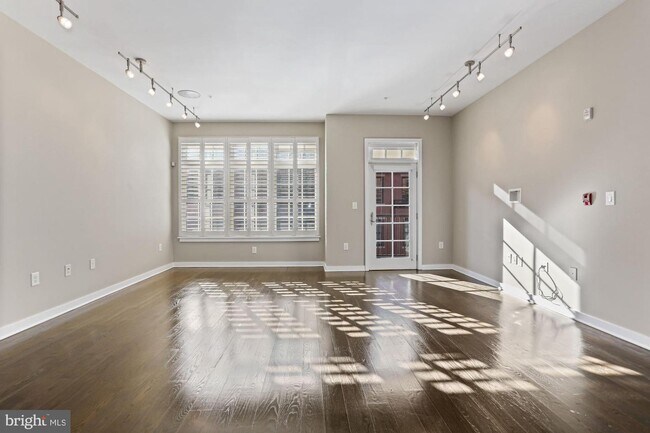 Building Photo - 1610 N Queen St
