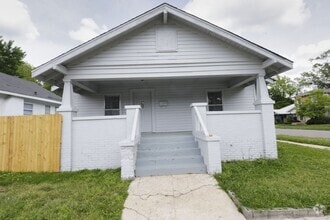 Building Photo - 340 S 11th St