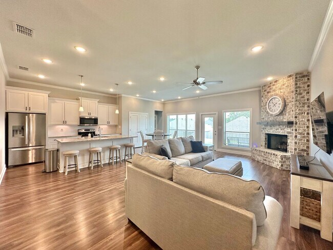 Foto del edificio - Available Now! Beautiful Home in Lindsey C...