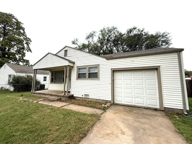Building Photo - 3157 S Elizabeth Ave
