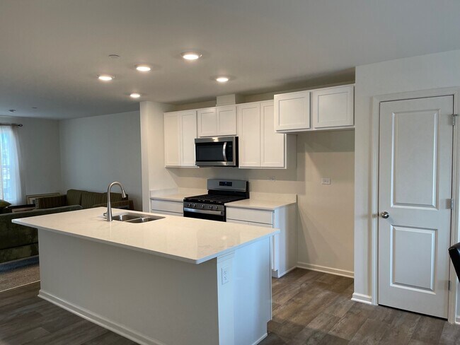 Building Photo - 17205 Longford Ln