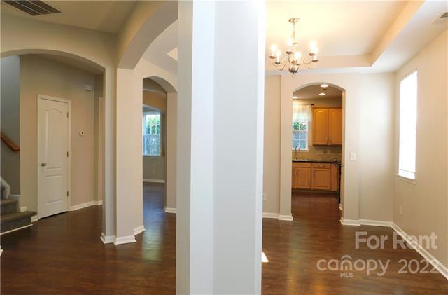 Foto del edificio - 6321 Adobe Rd