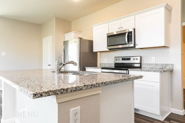 Foto del edificio - 6612 Charleston Dr