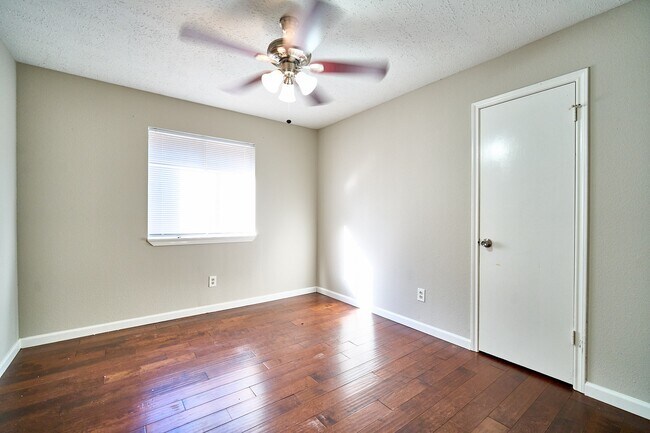 Foto del edificio - 2314 Pebbledowne Cir