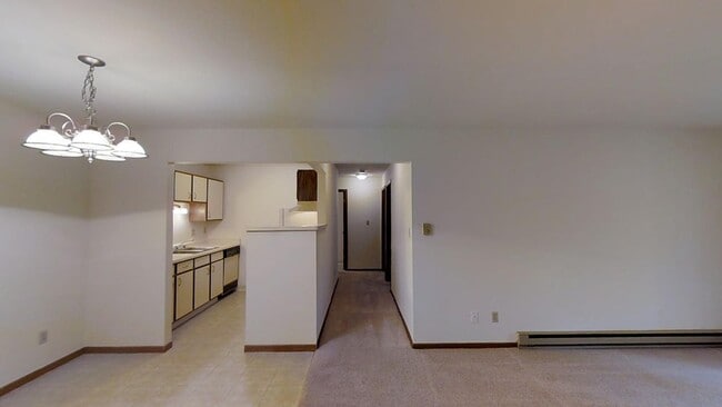 Foto del edificio - Renovated Upper 2 Bedroom 2 Bathroom Apartment Available