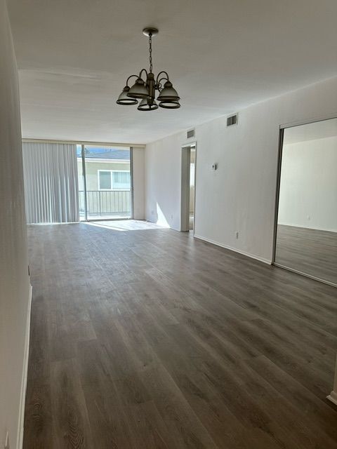 Foto del edificio - 4378 W 138th St