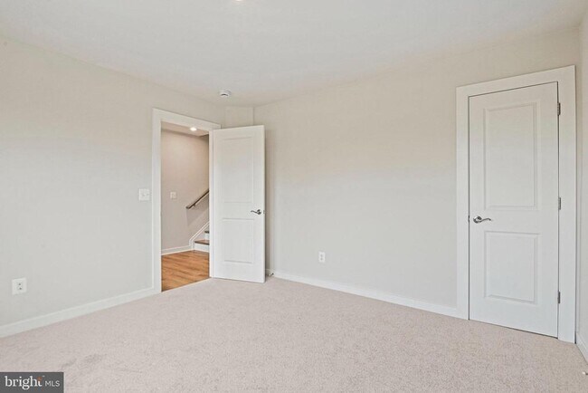 Foto del edificio - 2172 Glacier Rd