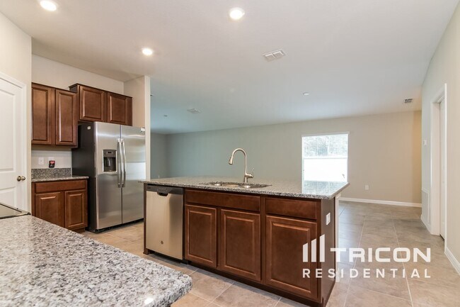 Building Photo - 1748 Broad Winged Hawk Dr