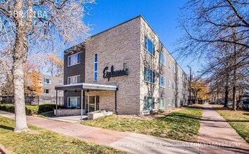 Building Photo - 910 N Washington St