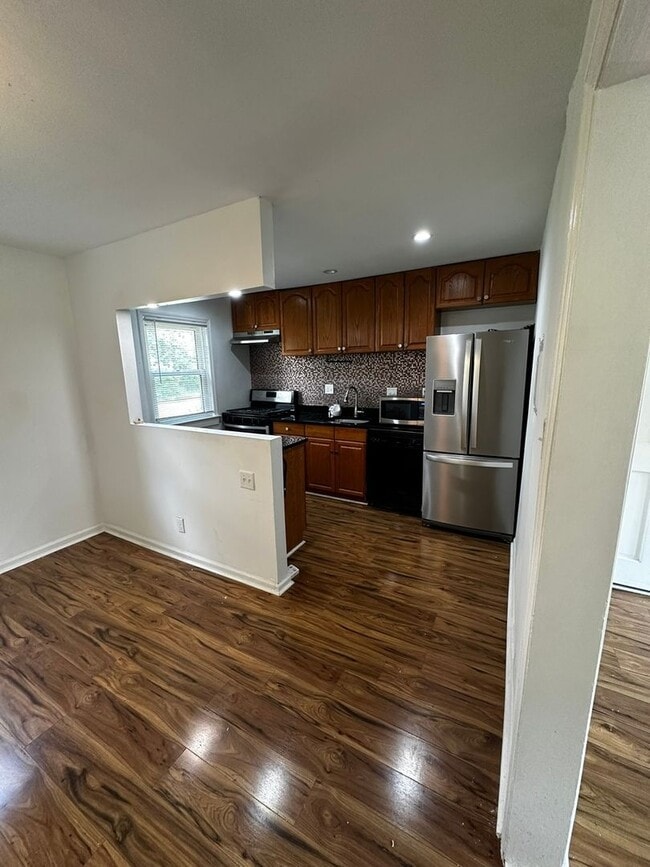 Building Photo - 121 Cherry Parke