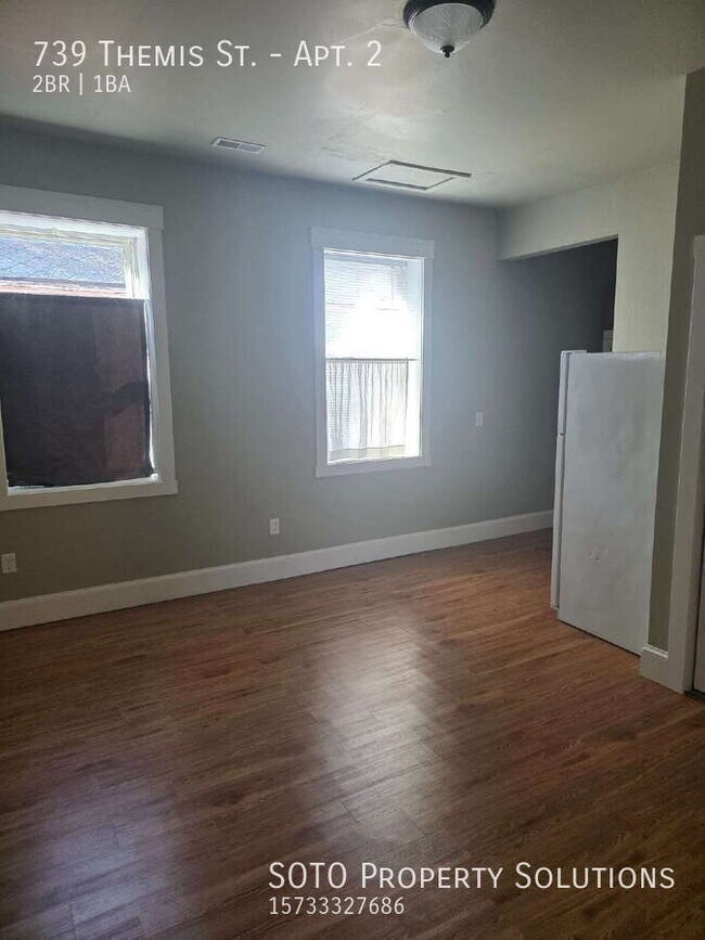 Building Photo - 739 Themis St