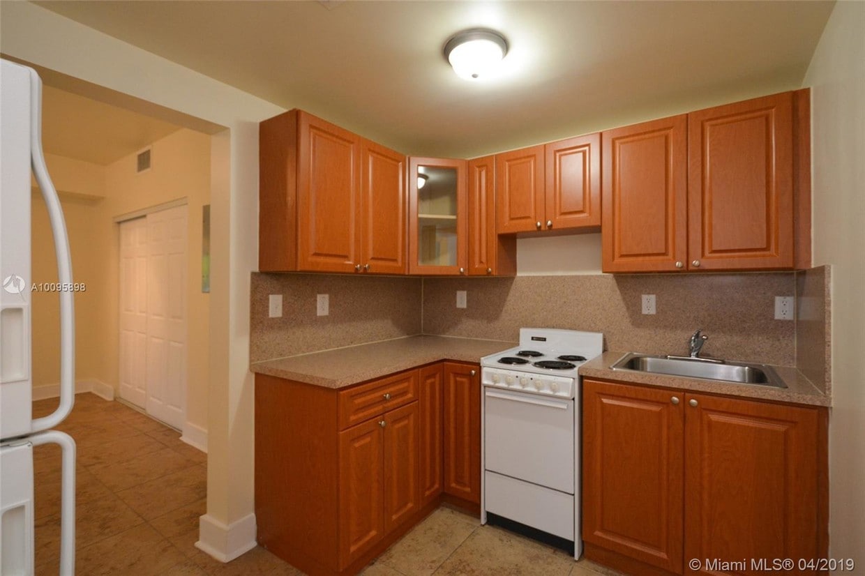 11530 Griffing Blvd Unit 007, Biscayne Park, FL 33161 Apartment for