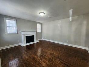 Building Photo - 383 Newhall St