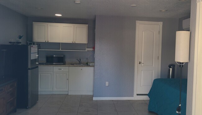 Foto del edificio - 3416 W Cherry St