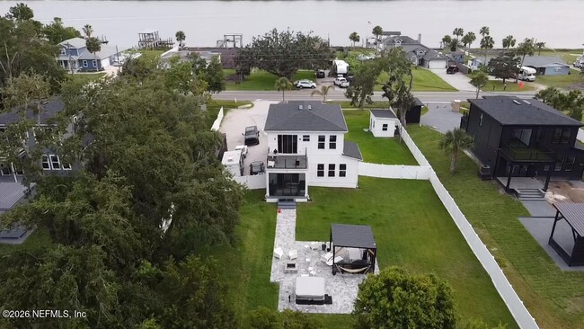 Building Photo - 5395 Heckscher Dr