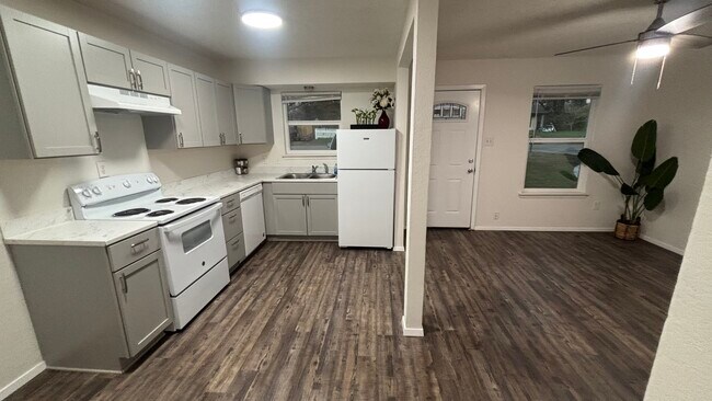 Foto del edificio - 863 Anahuac Ave