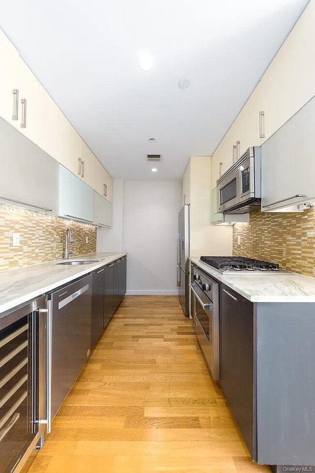 Foto del edificio - 500 4th Ave