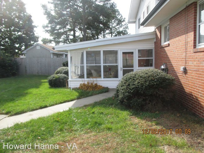 Building Photo - 3 br, 1.5 bath House - 8124 Jerrylee Drive