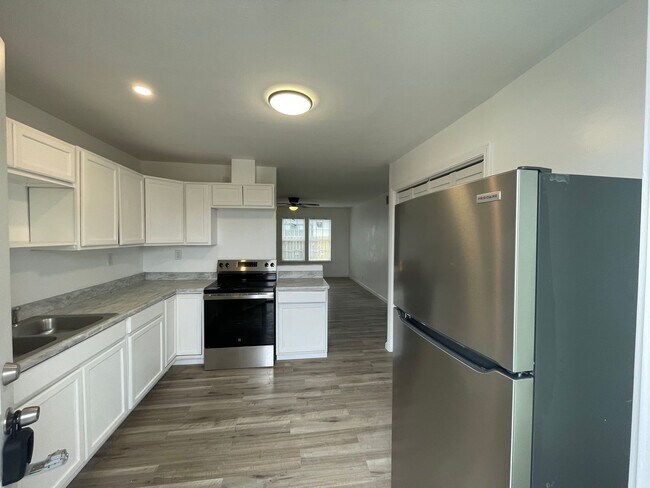 Foto del edificio - Pleasant 2-Bedroom, 1-Bath Duplex for Rent – Updated and Move-In Ready!