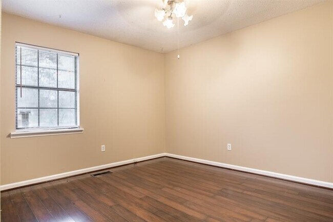Building Photo - 420 Smitherman Rd