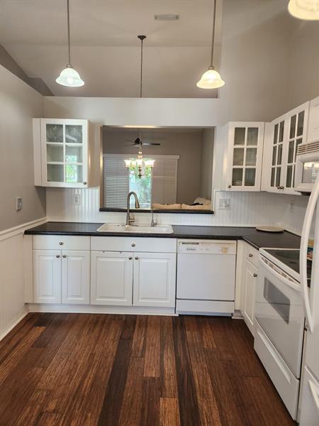 Building Photo - 2300 E Aragon Blvd