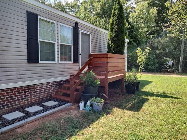 Building Photo - 386 Marler Rd